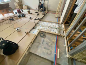 東京都渋谷区のマンションにて、1day置床工事を行いました。（フリーフロアCP）【秀和建工】