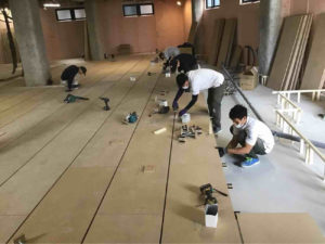 埼玉県越谷市のクリニックにて、新装工事に伴う置床工事を行いました。(万協フロアー乾式二重床)【秀和建工】