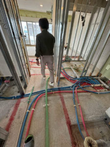 東京都港区のマンションにて、1day置床工事を行いました。(フリーフロアCP)【秀和建工】