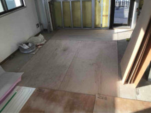 千葉市美浜区のマンションにて、置床工事を行いました。（乾式二重床）【秀和建工】