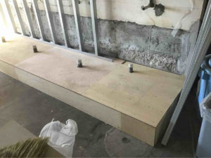 川崎市川崎区の店舗にて、置床工事を行いました。（パーチクルボード）【秀和建工】