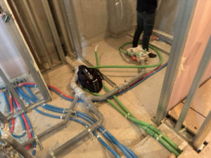 東京都渋谷区のマンションにて、1day置床工事を行いました。（フリーフロアCP）【秀和建工】