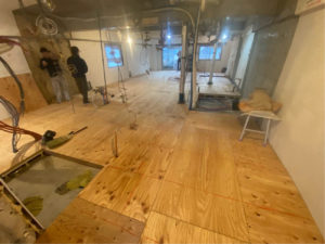 東京都品川区のマンションにて、改修工事に伴う置床工事を行いました。（フリーフロアCP）【秀和建工】