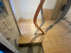 東京都品川区のマンションにて、改修工事に伴う置床工事を行いました。（フリーフロアCP）【秀和建工】