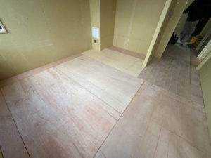 東京都大田区のマンションにて、改修工事に伴う置床工事を行いました。（乾式二重床）【秀和建工】