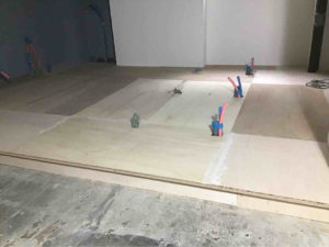 東京都渋谷区の美容室にて、置床工事を行いました。（乾式二重床）【秀和建工】