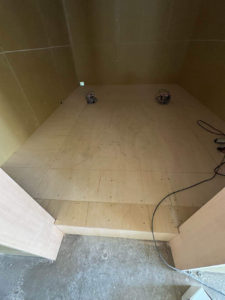 東京都渋谷区の店舗にて、置床工事を行いました。（フリーフロアCP）【秀和建工】