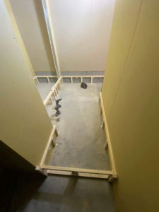 千葉市中央区のサウナ施設にて、新設工事に伴う1day置床工事を行いました。(乾式二重床)【秀和建工】