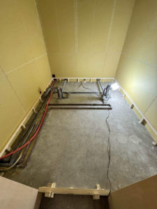 東京都渋谷区の店舗にて、置床工事を行いました。（フリーフロアCP）【秀和建工】