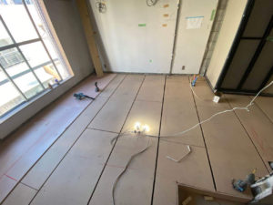 東京都港区のマンションにて、置床工事を行いました。(乾式二重床)【秀和建工】