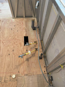 東京都中央区のマンションにて、改装工事に伴う置床工事を行いました。（乾式二重床）【秀和建工】