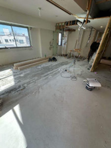 東京都品川区のマンションにて、1day置床工事を行いました。（乾式二重床）【秀和建工】