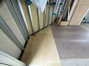 京都府京都市の店舗にて、置床工事を行いました。（乾式二重床）【秀和建工】