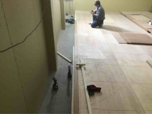 茨城県稲敷郡のシミュレーションゴルフ場店舗にて、ハイブリット置床工事を行いました。（乾式二重床）【秀和建工】