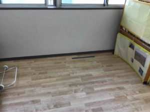 東京都武蔵野市の保育園にて、床暖房新設工事を行いました。(床換気口)【秀和建工】