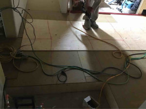 東京都港区の店舗にて、改修工事に伴う置床工事を行いました。（インシュレーションボード）【秀和建工】