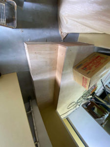 横浜市戸塚区の店舗にて、置床工事を行いました。（乾式二重床）【秀和建工】