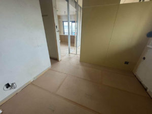 横浜市鶴見区のマンションにて、置床工事を行いました。（乾式二重床）【秀和建工】
