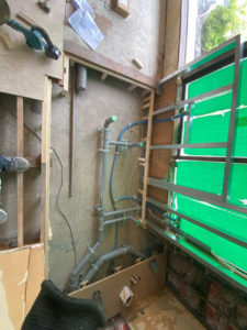 横浜市戸塚区のオフィスにて、改修工事に伴う置床工事を行いました。（乾式二重床）【秀和建工】