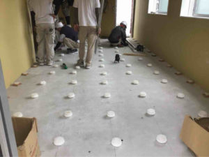 千葉県木更津市の店舗にて、OAフロア,低床プラ束置床工事を行いました。（ＬＭ２０００）【秀和建工】