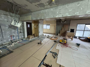 横浜市瀬谷区のマンションにて、1day置床工事を行いました。（乾式二重床）【秀和建工】