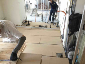 東京都品川区のマンションにて、置床工事を行いました。（乾式二重床）【秀和建工】