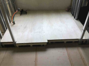 東京都千代田区の店舗にて、置床工事を行いました。（乾式二重床）【秀和建工】