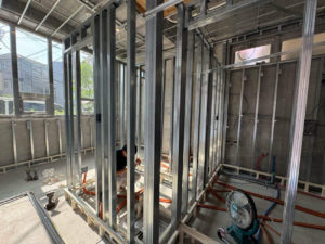 東京都大田区のマンションにて、新装工事に伴う置床工事を行いました。（乾式二重床）【秀和建工】