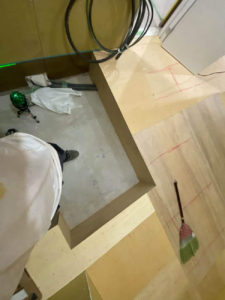 東京都文京区のクリニックにて、置床工事を行いました。（乾式二重床）【秀和建工】