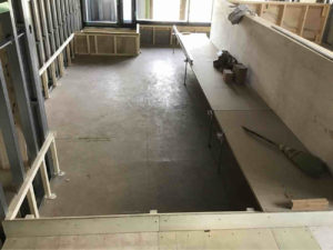 千葉県松戸のテナントにて、置床工事を行いました。（乾式二重床）【秀和建工】