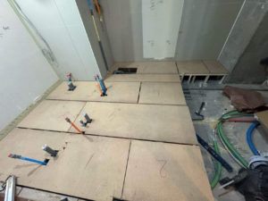 東京都港区のマンションにて、置床工事を行いました。（乾式二重床）【秀和建工】