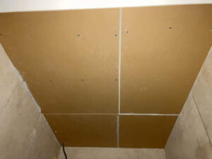 相模原市中央区のマンションにて、天井・壁工事を行いました。（LGS）【秀和建工】