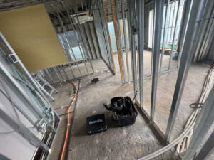 東京都江東区のアパートにて、改修工事に伴う置床工事を行いました。（乾式二重床）【秀和建工】