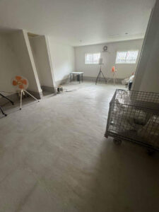 神奈川県藤沢市のオフィスにて、1day置床工事を行いました。(乾式二重床)【秀和建工】