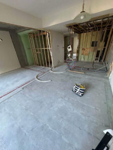 横浜市保土ヶ谷区のマンションにて、置床工事を行いました。（乾式二重床）【秀和建工】