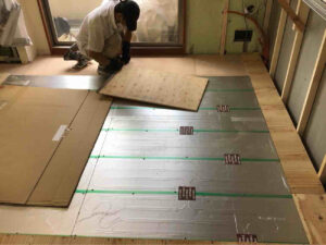 東京都港区のマンションにて、置床工事を行いました。（乾式二重床）【秀和建工】
