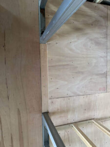 東京都世田谷区のマンションにて、置床工事を行いました。（乾式二重床）【秀和建工】