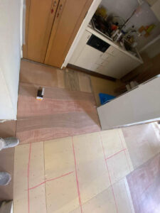 東京都品川区のマンションにて、置床工事を行いました。（乾式二重床、１×６フロア）【秀和建工】