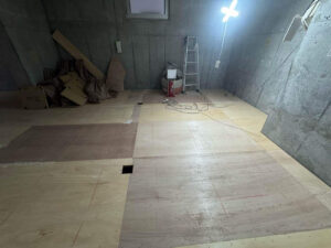 東京都墨田区の店舗にて、1day置床工事を行いました。（乾式二重床）【秀和建工】