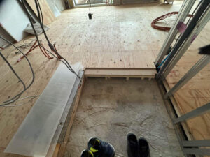 東京都渋谷区のマンションにて、1day置床工事を行いました。（乾式二重床）【秀和建工】