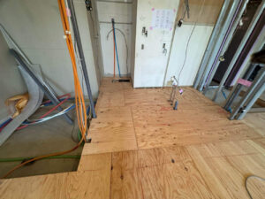 東京都渋谷区のマンションにて、1day置床工事を行いました。（乾式二重床）【秀和建工】