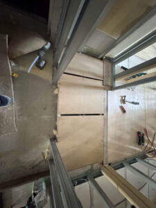 東京都世田谷区のマンションにて、置床工事を行いました。（乾式二重床）【秀和建工】