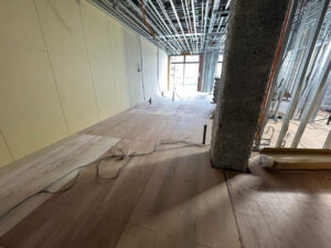 東京都西東京市の店舗にて、置床工事を行いました。(乾式二重床)【秀和建工】