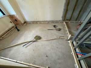 東京都北区のマンションにて、置床工事を行いました。（パーチクルボード　プラ束）【秀和建工】