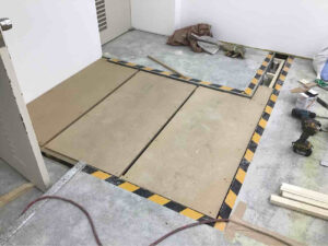 神奈川県小田原市の大学にて、置床工事を行いました。（乾式二重床）【秀和建工】