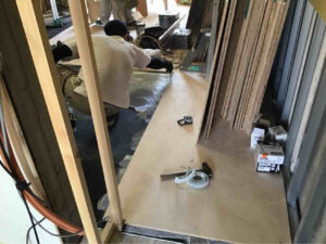 東京都世田谷区のマンションにて、置床工事を行いました。（乾式二重床）【秀和建工】