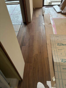 東京都世田谷区のマンションにて、置床工事を行いました。（乾式二重床）【秀和建工】