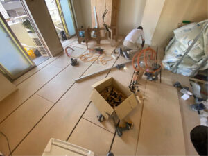 東京都中央区のマンションにて、1day置床工事を行いました。（乾式二重床）【秀和建工】