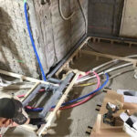 東京都渋谷区のマンションにて、1day置床工事を行いました。（万協YPE支持脚）【秀和建工】