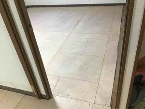 東京都大田区のマンションにて改修工事に伴う置床工事を行いました。（フリーフロアCPR）【秀和建工】